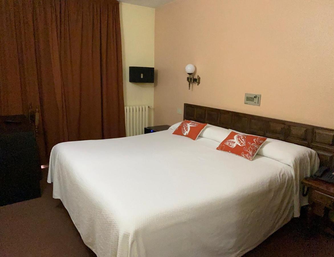 Hotel Folch Sant Julià de Lòria Habitación foto